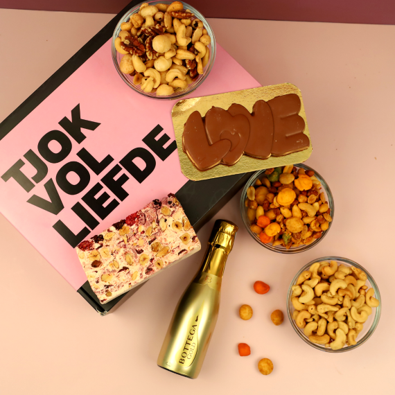 Tjokvol liefde cadeau pakket met bubbels