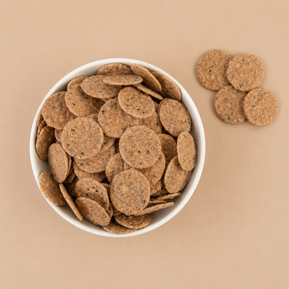 Black pepper crackers